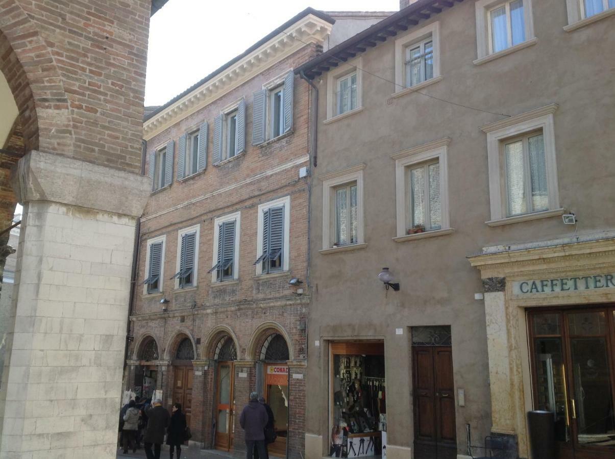 San Francesco Bedrooms ウルビーノ エクステリア 写真