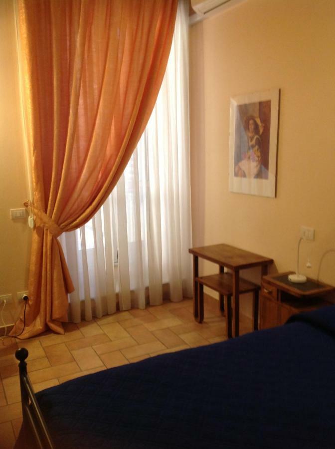 San Francesco Bedrooms ウルビーノ エクステリア 写真